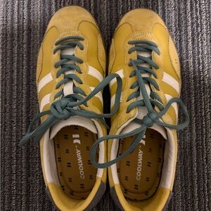Coolway Yellow Sneakers with White Stripes Kizuna US Women 8